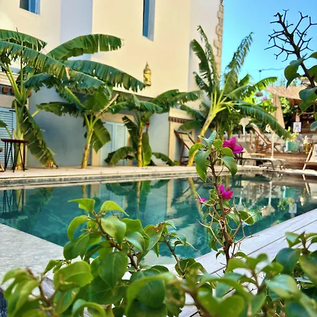 Wellness Garden Hotel *